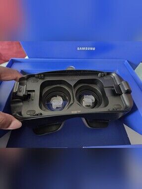 Samsung VR Headset Oculus SM-R323